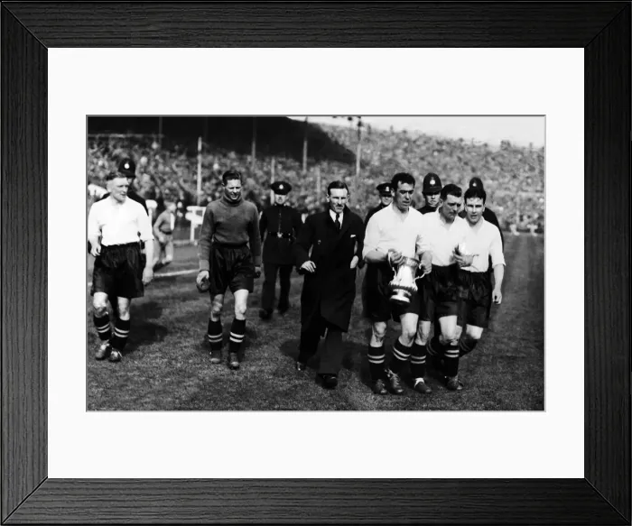 Framed Print : 1933 FA cup final at Wembley. Everton 3 v Manchester City 0
