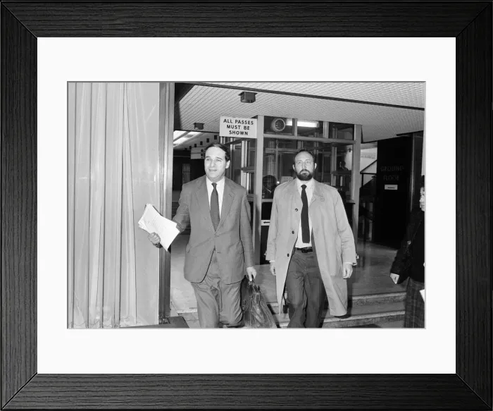 Framed Print : Conservative Cabinet Minister Leon Brittan leaving the Department of Trade Framed Print : Conservative Cabinet Minister Leon Brittan leaving the Department of Trade