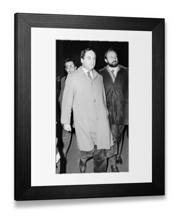 Framed Print : Trade and Industry Secretary Leon Brittan arrives at Kings Cross Station