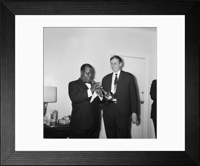 Framed Print : Jazz star Louis Armstrong meeting Yevgeny Yevtushenko 14th May 1962 Framed Print : Jazz star Louis Armstrong meeting Yevgeny Yevtushenko 14th May 1962