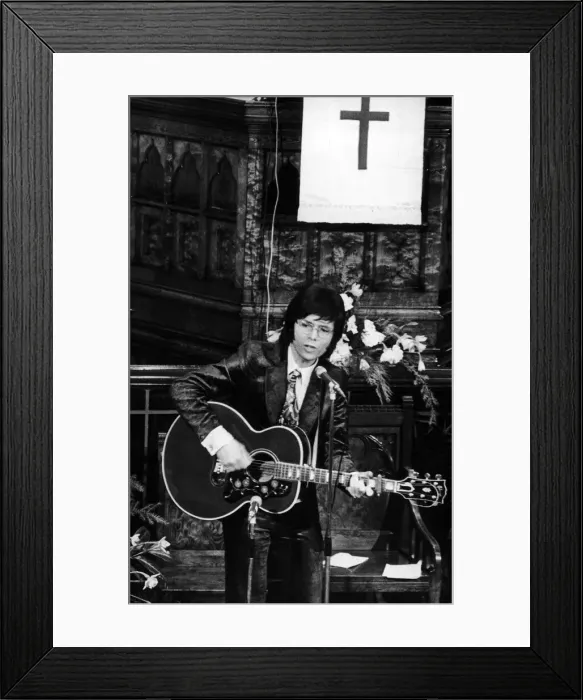 Framed Print : Cliff Richard seen here singing to the congregation at the Queen Framed Print : Cliff Richard seen here singing to the congregation at the Queen