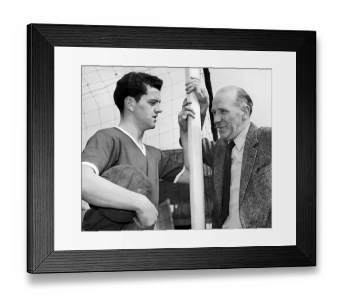 Framed Print : Manchester United footballer Tommy Taylor with his manager Matt Busby, circa 1957 Framed Print : Manchester United footballer Tommy Taylor with his manager Matt Busby, circa 1957