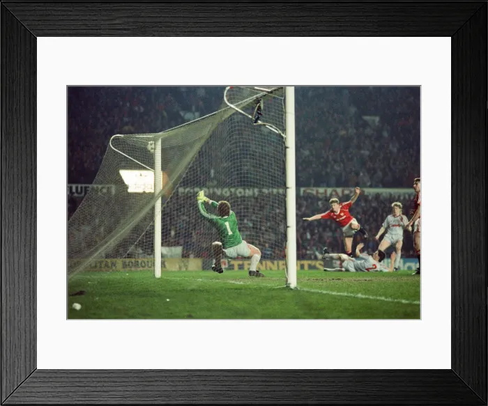 Framed Print : English League Division One match at Old Trafford. Manchester United 3 v Liverpool Framed Print : English League Division One match at Old Trafford. Manchester United 3 v Liverpool