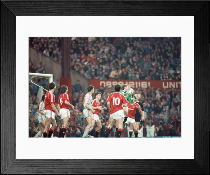 Framed Print : English League Division One match at Old Trafford. Manchester United 3 v Liverpool Framed Print : English League Division One match at Old Trafford. Manchester United 3 v Liverpool
