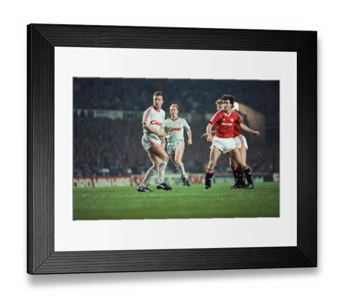 Framed Print : English League Division One match at Old Trafford. Manchester United 3 v Liverpool Framed Print : English League Division One match at Old Trafford. Manchester United 3 v Liverpool