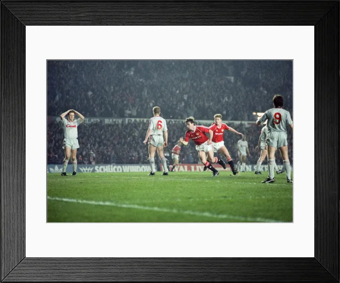 Framed Print : English League Division One match at Old Trafford. Manchester United 3 v Liverpool Framed Print : English League Division One match at Old Trafford. Manchester United 3 v Liverpool