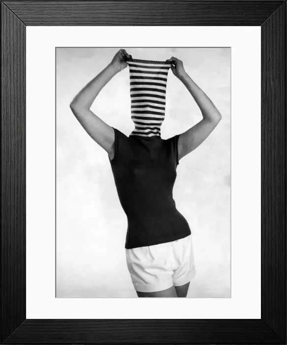 Framed Print : I can t see a thing Clothing: Fashion: Knitwear. Features - Knitting Pattern Framed Print : I can t see a thing Clothing: Fashion: Knitwear. Features - Knitting Pattern