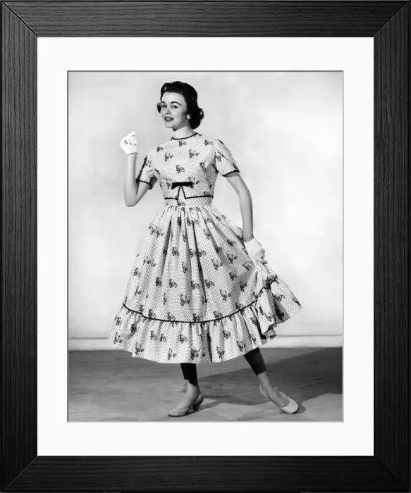 Framed Print : Clothing Fashion 1956: Model Jackie Jackson. July 1956 P021285 Framed Print : Clothing Fashion 1956: Model Jackie Jackson. July 1956 P021285