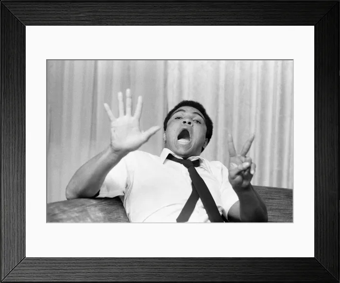 Framed Print : Muhammad Ali predicts what round he will finish Joe Bugner in their upcoming fight Framed Print : Muhammad Ali predicts what round he will finish Joe Bugner in their upcoming fight