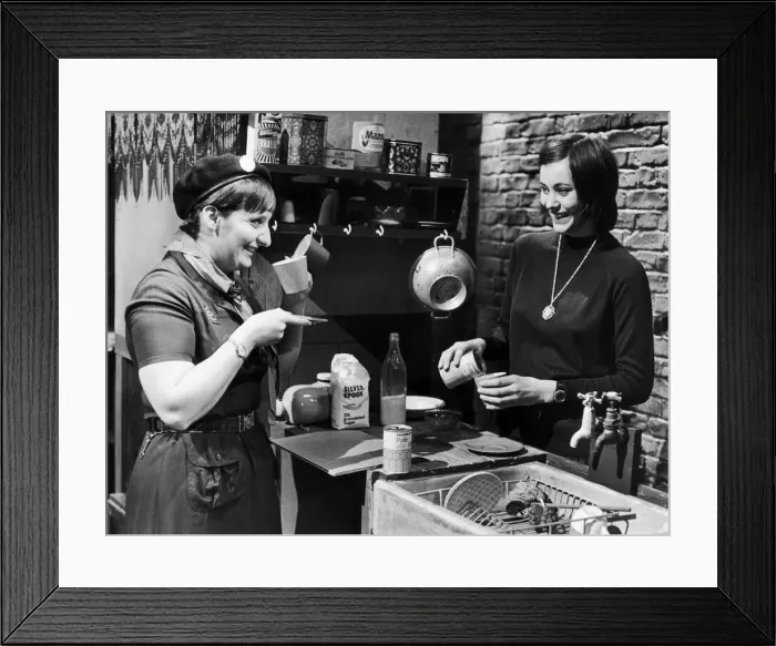 Framed Print : Terry Millward and Jacqui Spalding take a break from rehearsals on the set of Keith Framed Print : Terry Millward and Jacqui Spalding take a break from rehearsals on the set of Keith