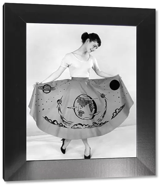 Clothing Fashion 1957: Sputnik skirt. November 1957 P021526