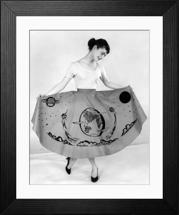 Framed Print : Clothing Fashion 1957: Sputnik skirt. November 1957 P021526