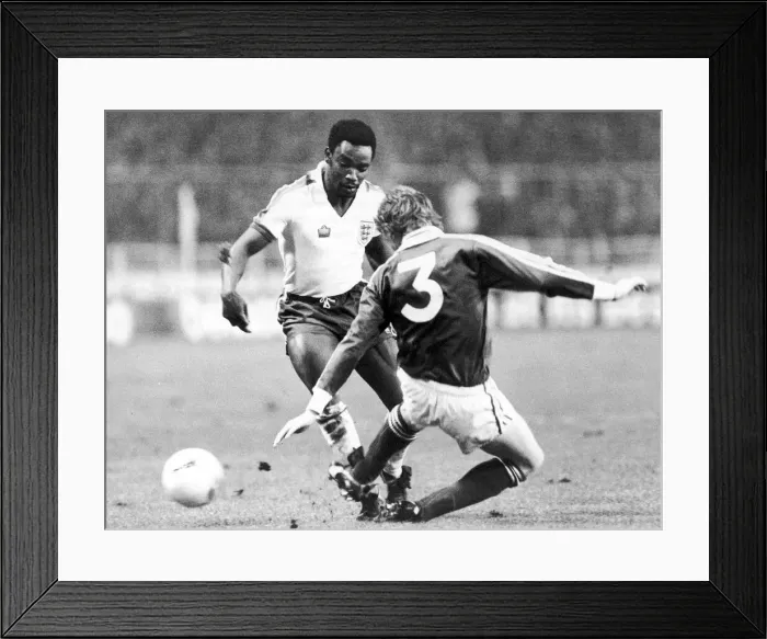 Framed Print : England 2-0 Republic of Ireland, European Championship Qualifier, Wembley Stadium, London