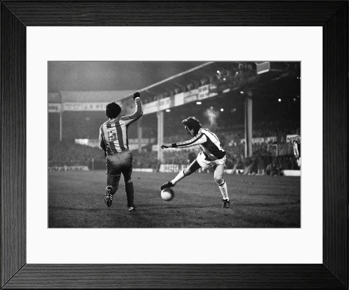 Framed Print : West Brom 2-0 Valencia, UEFA Cup match at The Hawthorns, Wednesday 6th December 1978 Framed Print : West Brom 2-0 Valencia, UEFA Cup match at The Hawthorns, Wednesday 6th December 1978