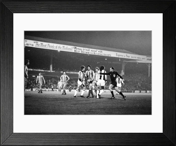 Framed Print : West Brom 2-0 Valencia, UEFA Cup match at The Hawthorns, Wednesday 6th December 1978 Framed Print : West Brom 2-0 Valencia, UEFA Cup match at The Hawthorns, Wednesday 6th December 1978