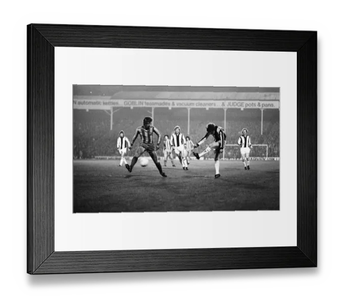 Framed Print : West Brom 2-0 Valencia, UEFA Cup match at The Hawthorns, Wednesday 6th December 1978 Framed Print : West Brom 2-0 Valencia, UEFA Cup match at The Hawthorns, Wednesday 6th December 1978
