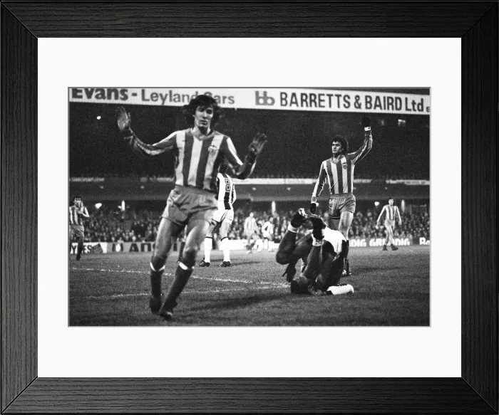 Framed Print : West Brom 2-0 Valencia, UEFA Cup match at The Hawthorns, Wednesday 6th December 1978 Framed Print : West Brom 2-0 Valencia, UEFA Cup match at The Hawthorns, Wednesday 6th December 1978