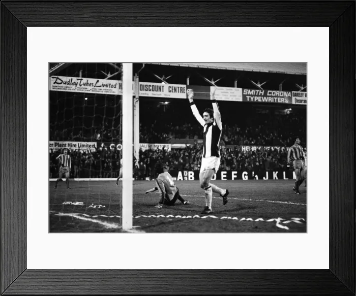 Framed Print : West Brom 2-0 Valencia, UEFA Cup match at The Hawthorns, Wednesday 6th December 1978 Framed Print : West Brom 2-0 Valencia, UEFA Cup match at The Hawthorns, Wednesday 6th December 1978