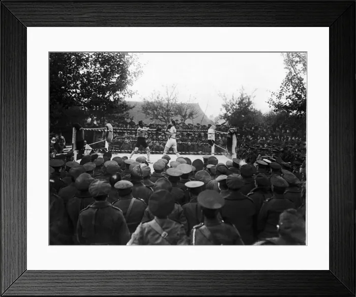 Framed Print : Boxing contest at Toutencourt, just behind the front lines for the entertainment of