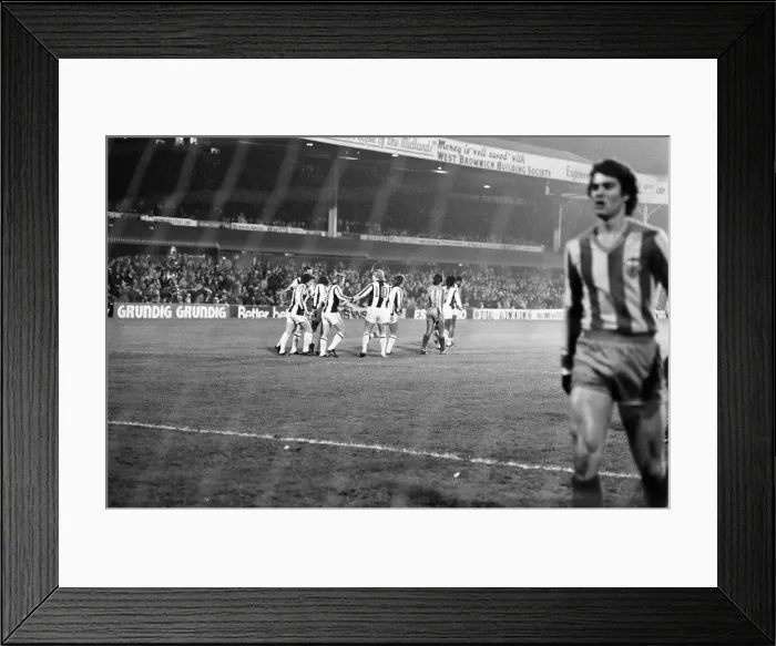 Framed Print : West Brom 2-0 Valencia, UEFA Cup match at The Hawthorns, Wednesday 6th December 1978 Framed Print : West Brom 2-0 Valencia, UEFA Cup match at The Hawthorns, Wednesday 6th December 1978
