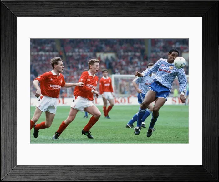 Framed Print : Rumbelows Cup Final at Wembley Stadium. Nottingham Forest 0 v Manchester United 1