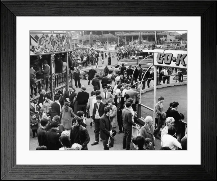 Framed Print : Visitors at the Belle Vue Fairground and Gardens Easter 1969 Framed Print : Visitors at the Belle Vue Fairground and Gardens Easter 1969