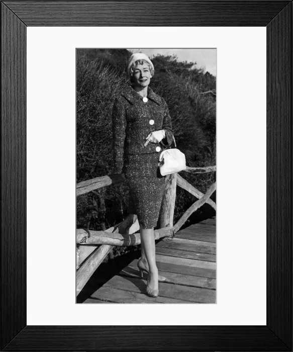 Framed Print : Clothing Fashion 1959: Daily Mirror Autumn Sparkle'Competition: Mrs