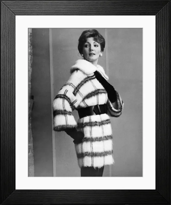 Framed Print : Clothing Fashion 1959: Joan Fullard a ref haired Australian girl wears a Fleming Reid