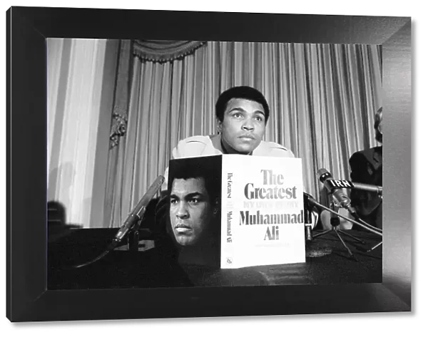 Muhammad Ali holding a press conference to publicise his book '