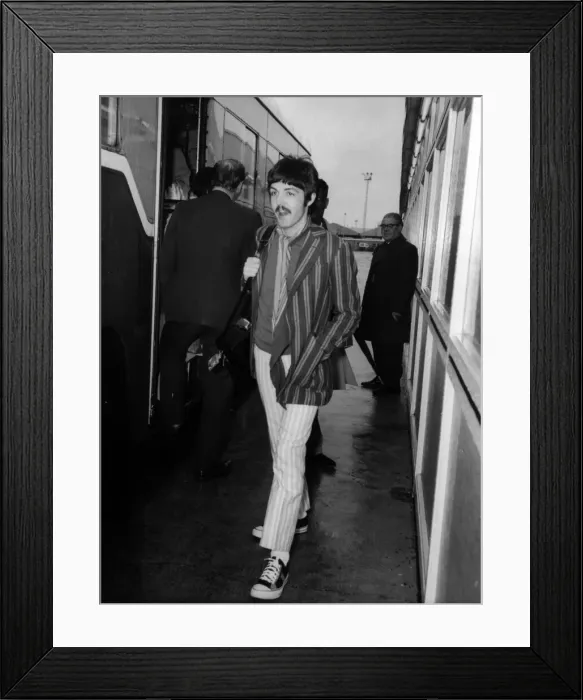 Framed Print : Paul McCartney, London Heathrow Airport, 13th April 1967 Framed Print : Paul McCartney, London Heathrow Airport, 13th April 1967