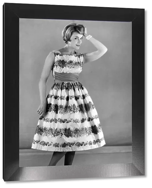 Clothing Fashions: May 1959 P025327