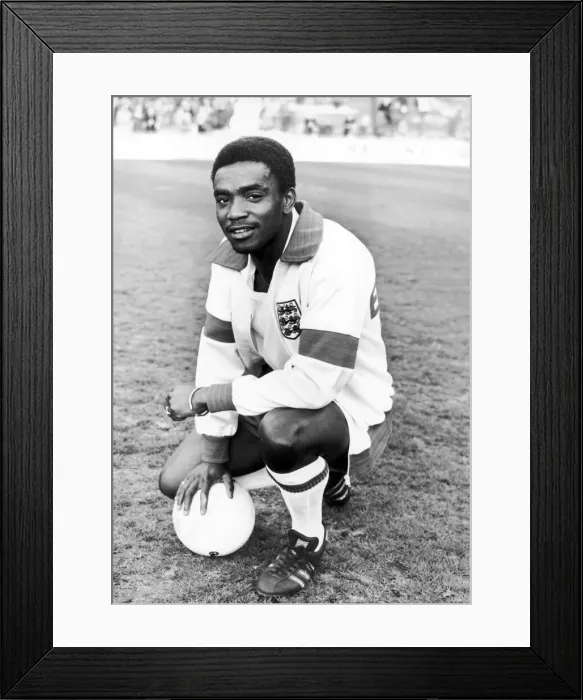 Framed Print : Laurie Cunningham, England Player, 14th November 1978 Framed Print : Laurie Cunningham, England Player, 14th November 1978