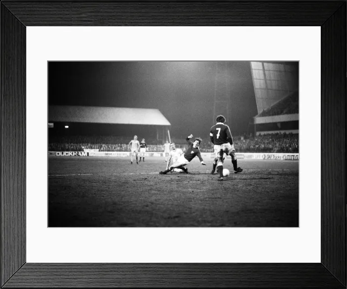 Framed Print : Nottingham Forest 0-1 Dynamo Berlin, European Cup Quarter Final 1st leg match at the City