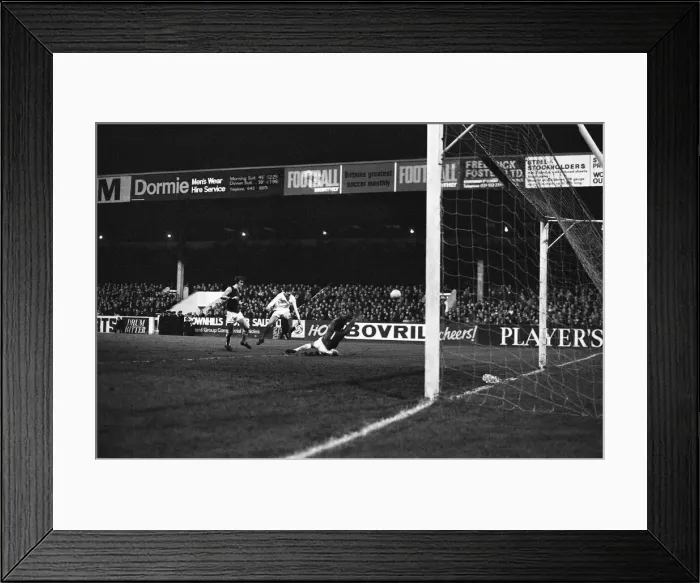 Framed Print : Brian Kidd opens the scoring for Manchester United at Villa Park during their second leg Framed Print : Brian Kidd opens the scoring for Manchester United at Villa Park during their second leg
