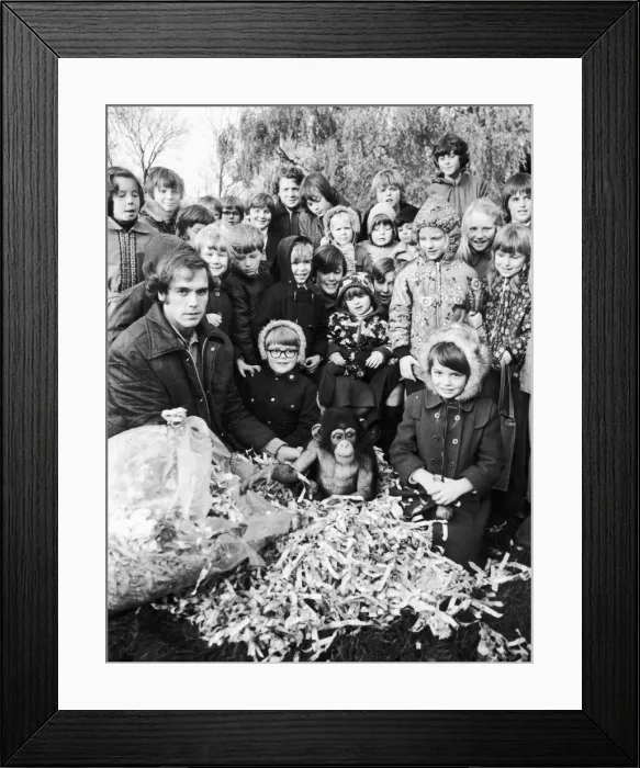 Framed Print : A visit to Belle Vue Zoo, Manchester with Topaz the chimp was part of the prize for these Framed Print : A visit to Belle Vue Zoo, Manchester with Topaz the chimp was part of the prize for these