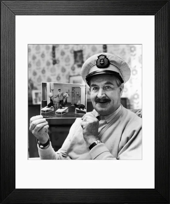 Framed Print : George Wilburn Captain George'the sealion trainer at Belle Vue holds a Framed Print : George Wilburn Captain George'the sealion trainer at Belle Vue holds a