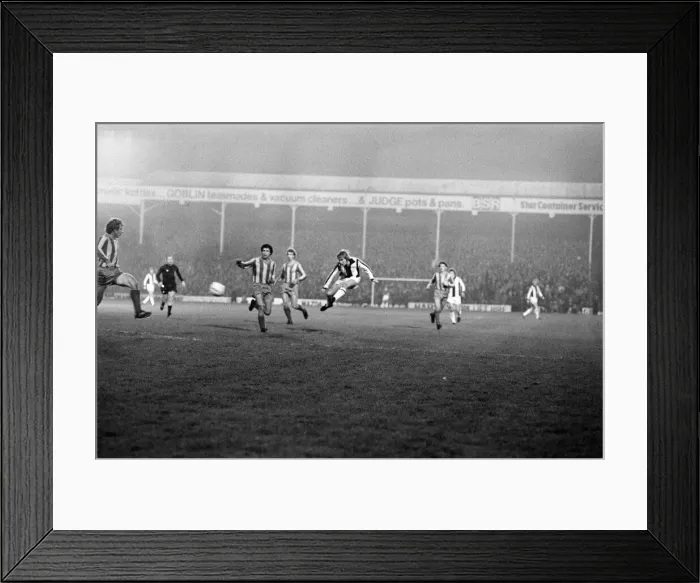 Framed Print : West Brom 2-0 Valencia, UEFA Cup match at The Hawthorns, Wednesday 6th December 1978 Framed Print : West Brom 2-0 Valencia, UEFA Cup match at The Hawthorns, Wednesday 6th December 1978