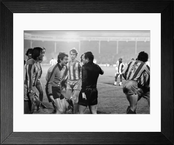 Framed Print : West Brom 2-0 Valencia, UEFA Cup match at The Hawthorns, Wednesday 6th December 1978 Framed Print : West Brom 2-0 Valencia, UEFA Cup match at The Hawthorns, Wednesday 6th December 1978
