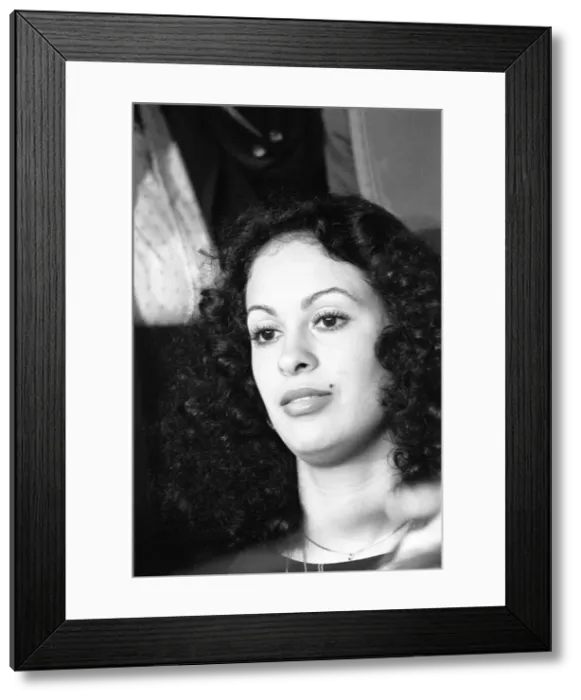Framed Print : Muhammad Alis third wife Veronica Porsche. 15th September 1978 Framed Print : Muhammad Alis third wife Veronica Porsche. 15th September 1978