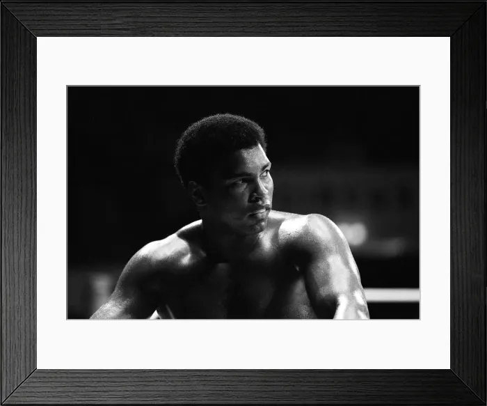 Framed Print : Muhammad Ali at his training camp ahead of his fight with Richard Dunn in Munich