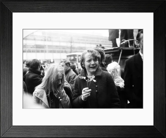 Framed Print : Civil Wedding of Paul McCartney & Linda Eastman, Marylebone Register Office, London