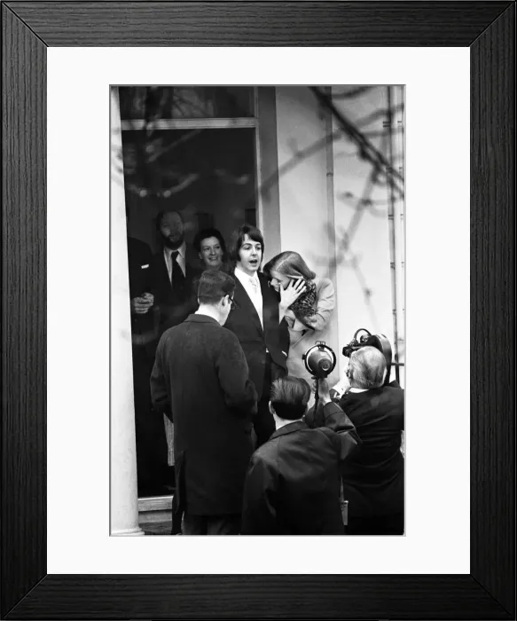 Framed Print : Civil Wedding of Paul McCartney & Linda Eastman, Marylebone Register Office, London