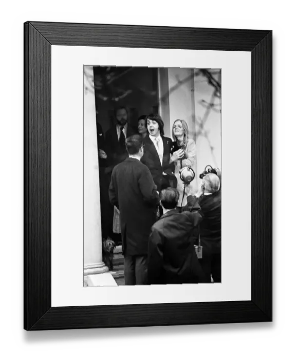 Framed Print : Civil Wedding of Paul McCartney & Linda Eastman, Marylebone Register Office, London