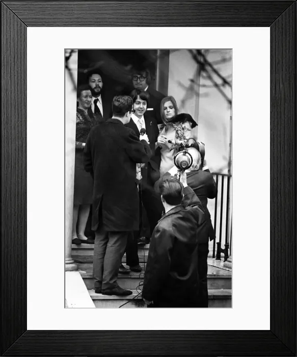 Framed Print : Civil Wedding of Paul McCartney & Linda Eastman, Marylebone Register Office, London