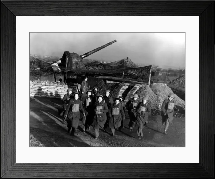 Framed Print : World War Two - Second World War - ATS (Auxiliary Territorial Service Framed Print : World War Two - Second World War - ATS (Auxiliary Territorial Service