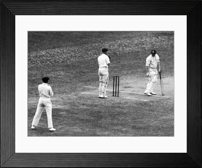 Framed Print : England tour of Australia for the Ashes. Australia v England first Test match in