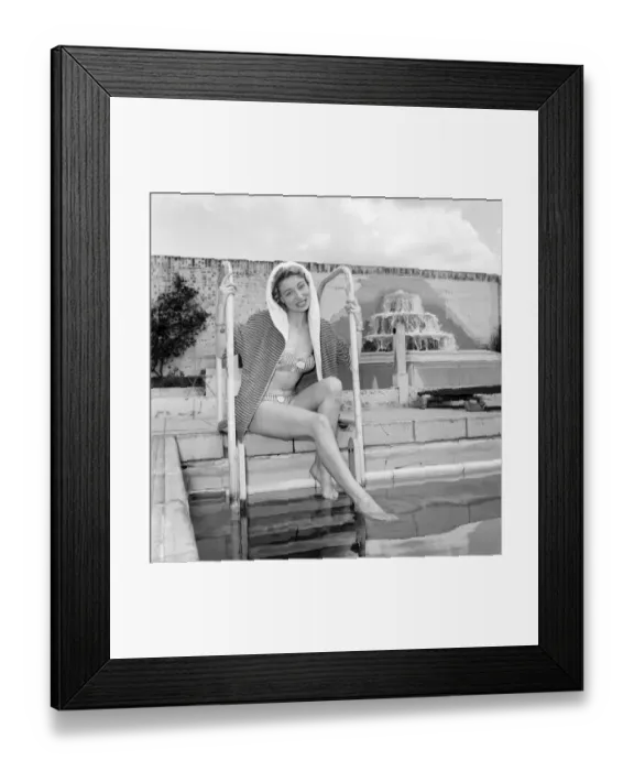 Framed Print : Jane Regan modelling the latest beachwear and swimming costume fashions at the local Lido