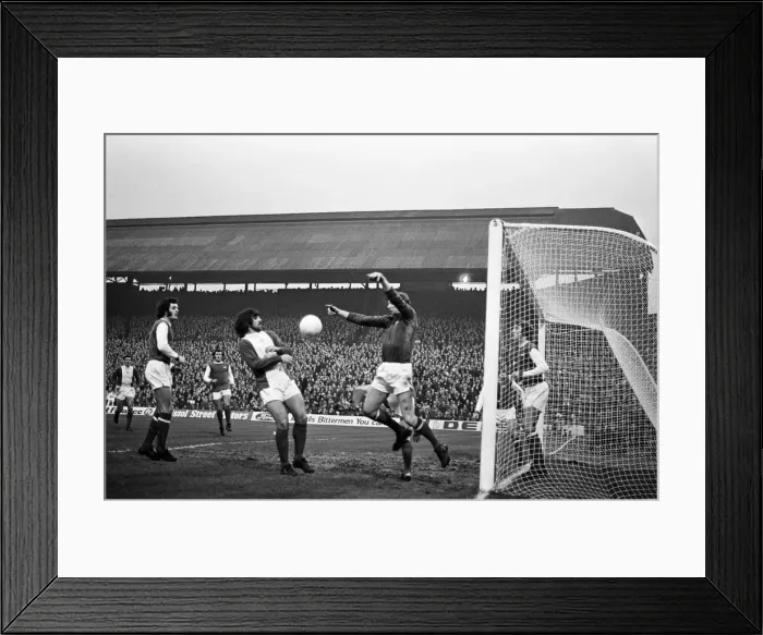 Framed Print : Birmingham City 1-1 Arsenal, league match at St Andrews, Saturday 23rd December 1972