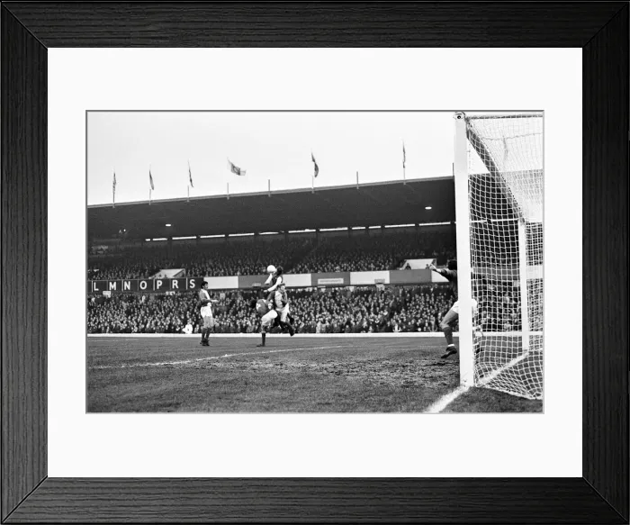 Framed Print : Birmingham City 1-1 Arsenal, league match at St Andrews, Saturday 23rd December 1972
