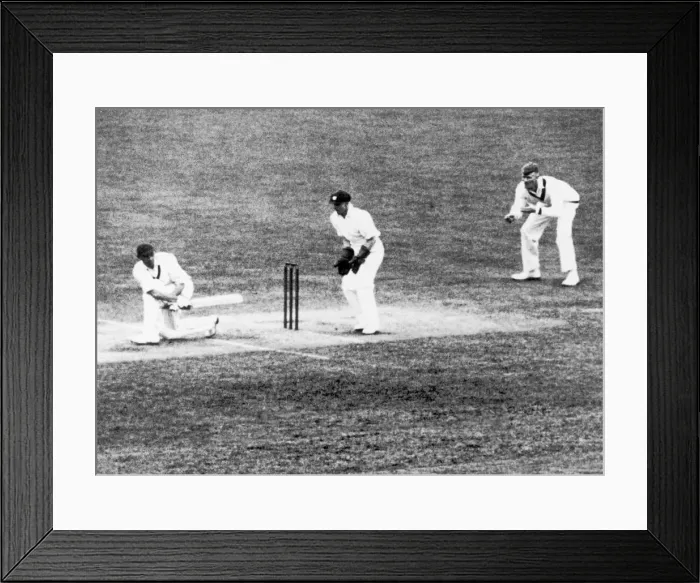 Framed Print : England tour of Australia for the Ashes. Second day of the Australia v England Framed Print : England tour of Australia for the Ashes. Second day of the Australia v England